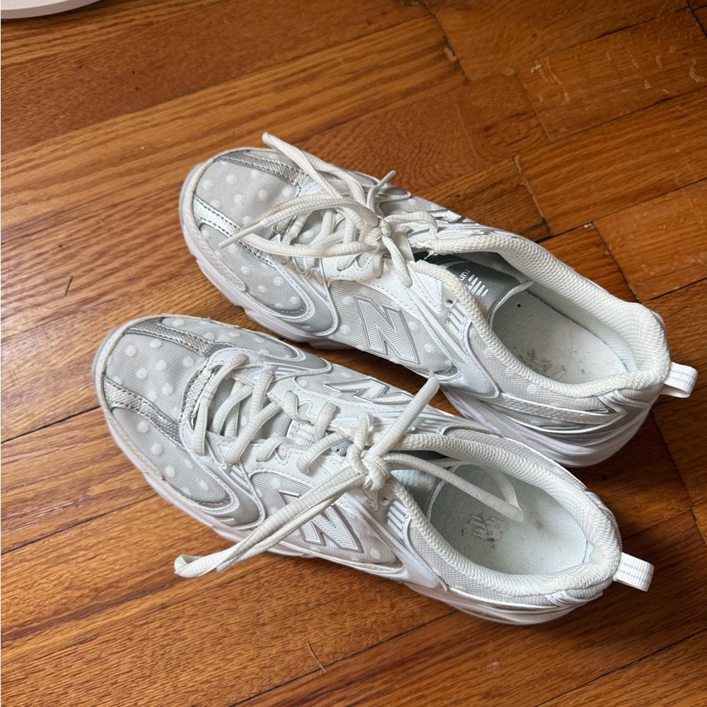 New balance white polka dot sneakers